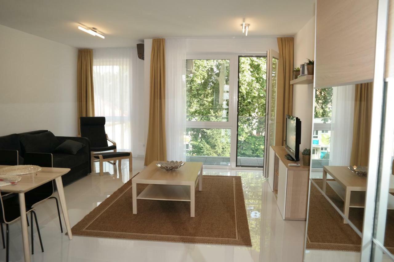 Holiday Apartman With Free Parking Győr Exterior foto