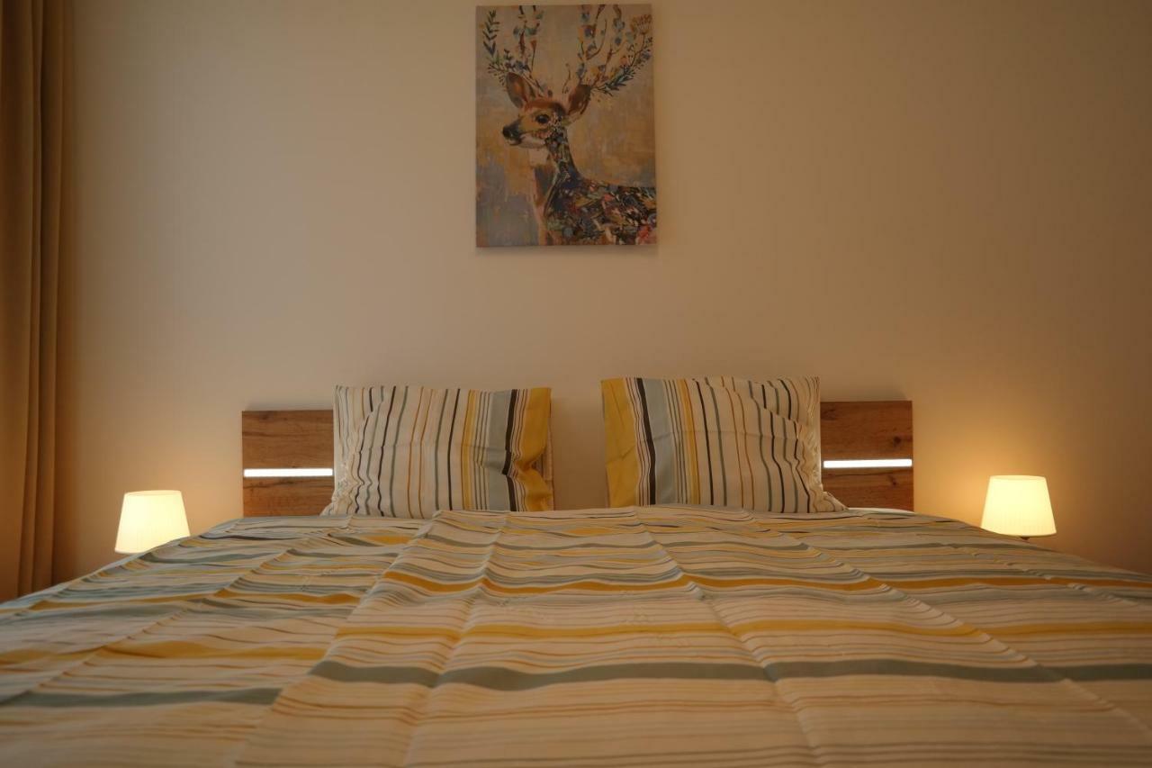 Holiday Apartman With Free Parking Győr Exterior foto