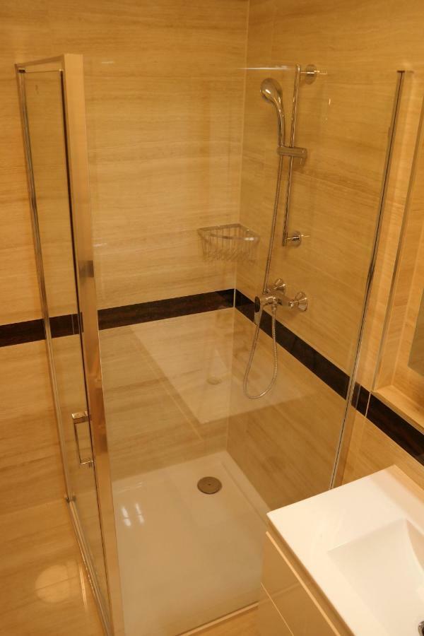 Holiday Apartman With Free Parking Győr Exterior foto