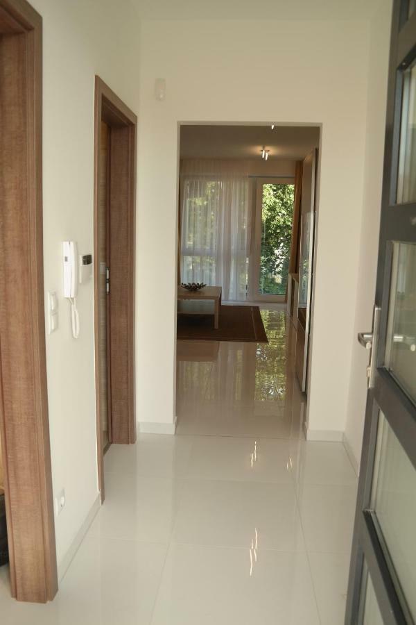 Holiday Apartman With Free Parking Győr Exterior foto